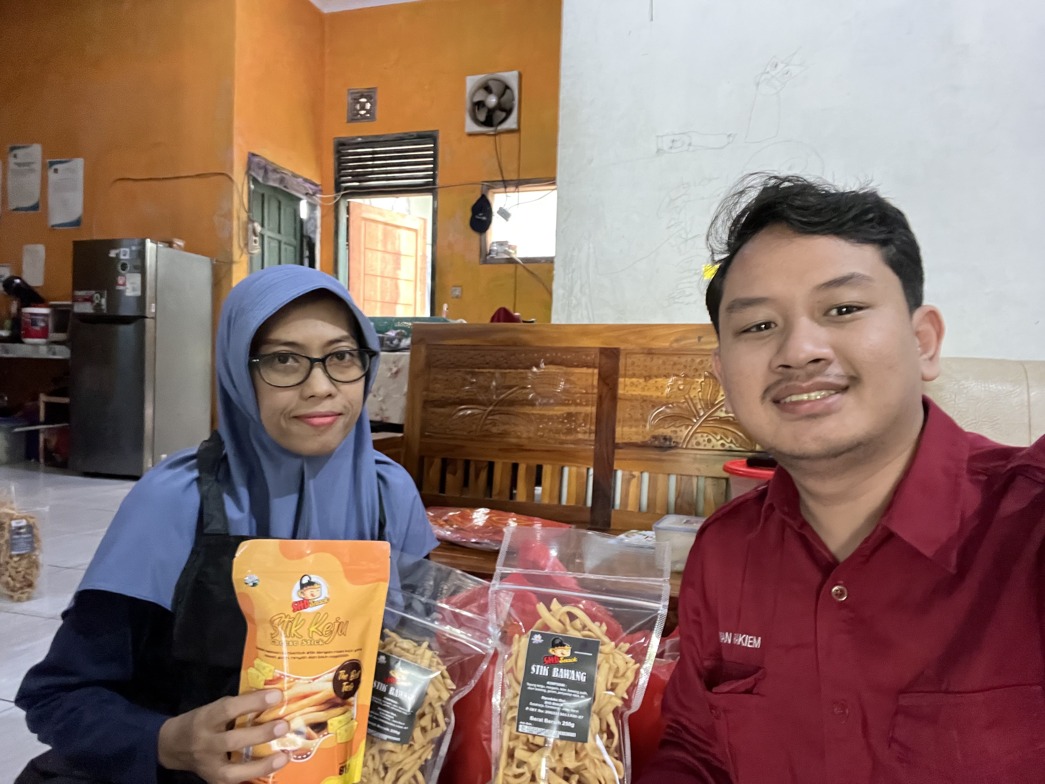 Ibu Gusrita Dari SHD Snack